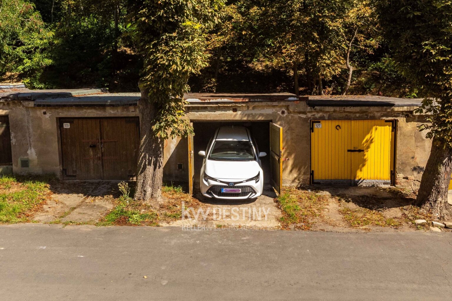 prodej-garaze-21-m2-ujezdecek-dji-0593-efbf80