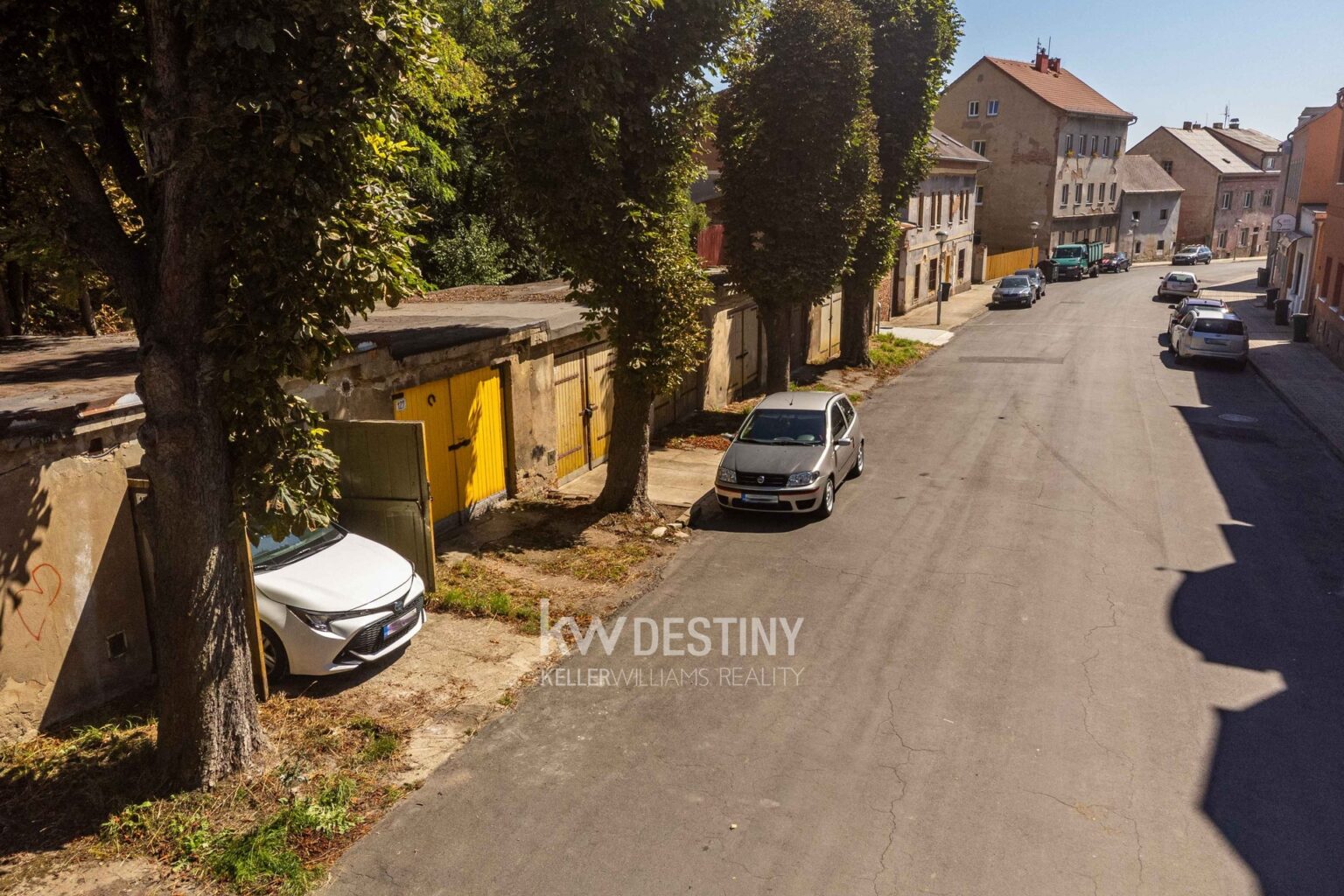 prodej-garaze-21-m2-ujezdecek-dji-0596-9f13bb