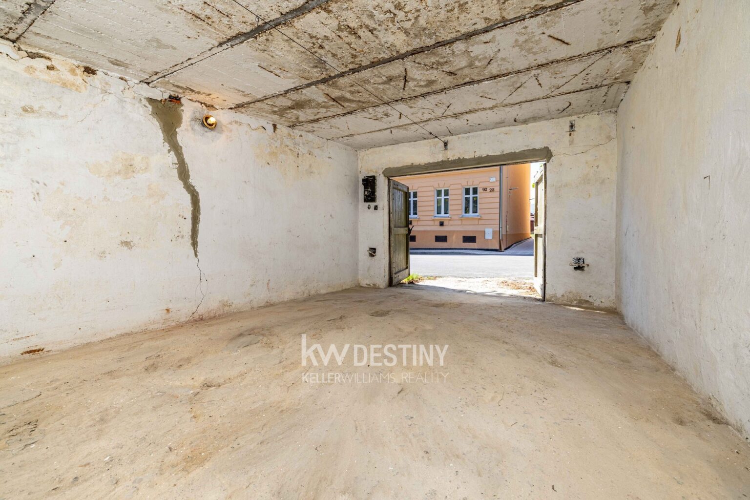 prodej-garaze-21-m2-ujezdecek-hc1a2683-74d456