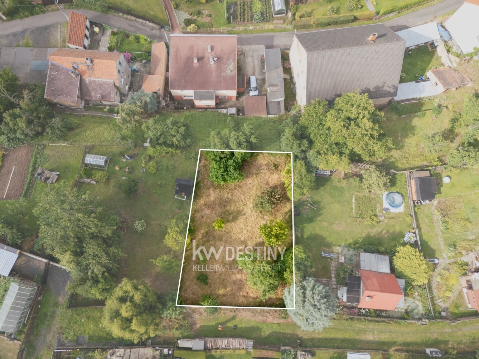 prodej-zahrady-423-m2-s-moznosti-vystavby-ohnic-okr-teplice-dji-20250726164207-0007-d-4cde37