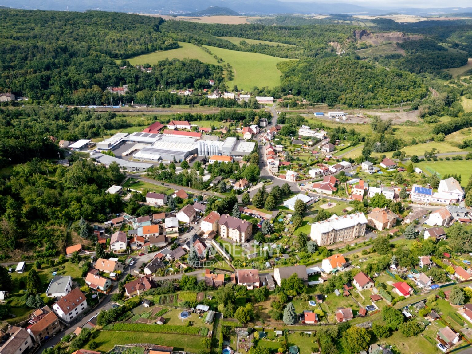 prodej-zahrady-423-m2-s-moznosti-vystavby-ohnic-okr-teplice-dji-20250726164420-0010-d-ecb663
