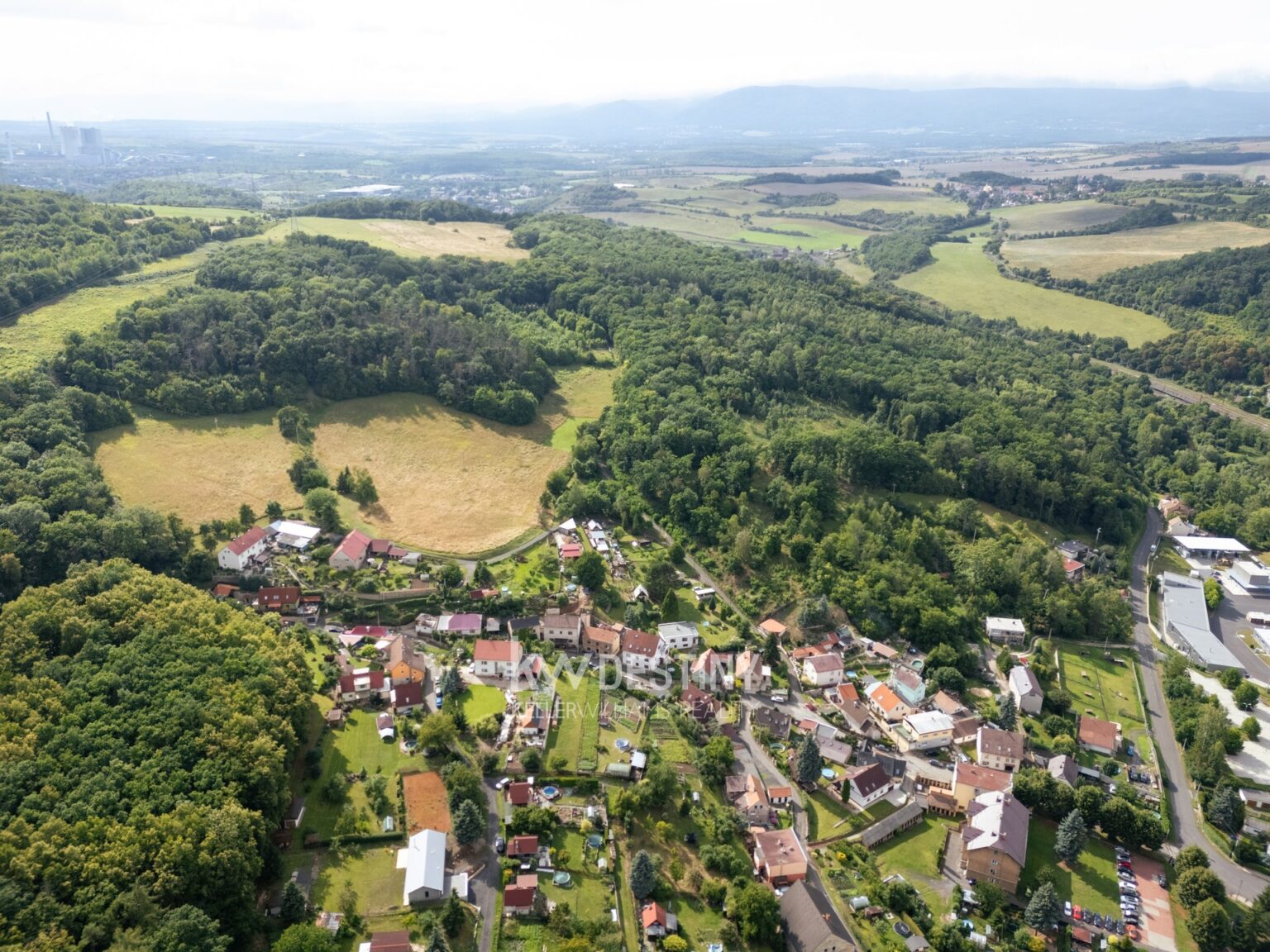 prodej-zahrady-423-m2-s-moznosti-vystavby-ohnic-okr-teplice-dji-20250726164609-0014-d-3f2a99