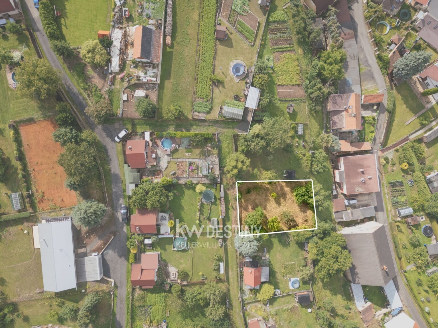 prodej-zahrady-423-m2-s-moznosti-vystavby-ohnic-okr-teplice-dji-20250726164654-0016-d-b7c34b