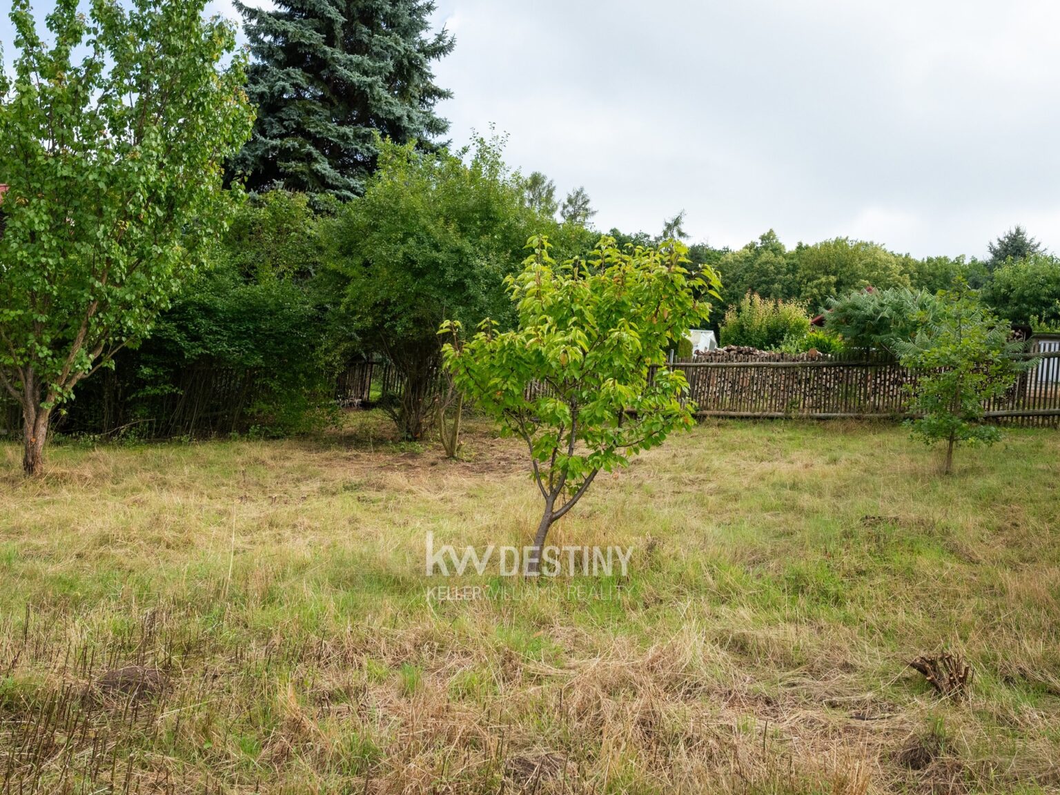 prodej-zahrady-423-m2-s-moznosti-vystavby-ohnic-okr-teplice-dsc-7811-948e7c