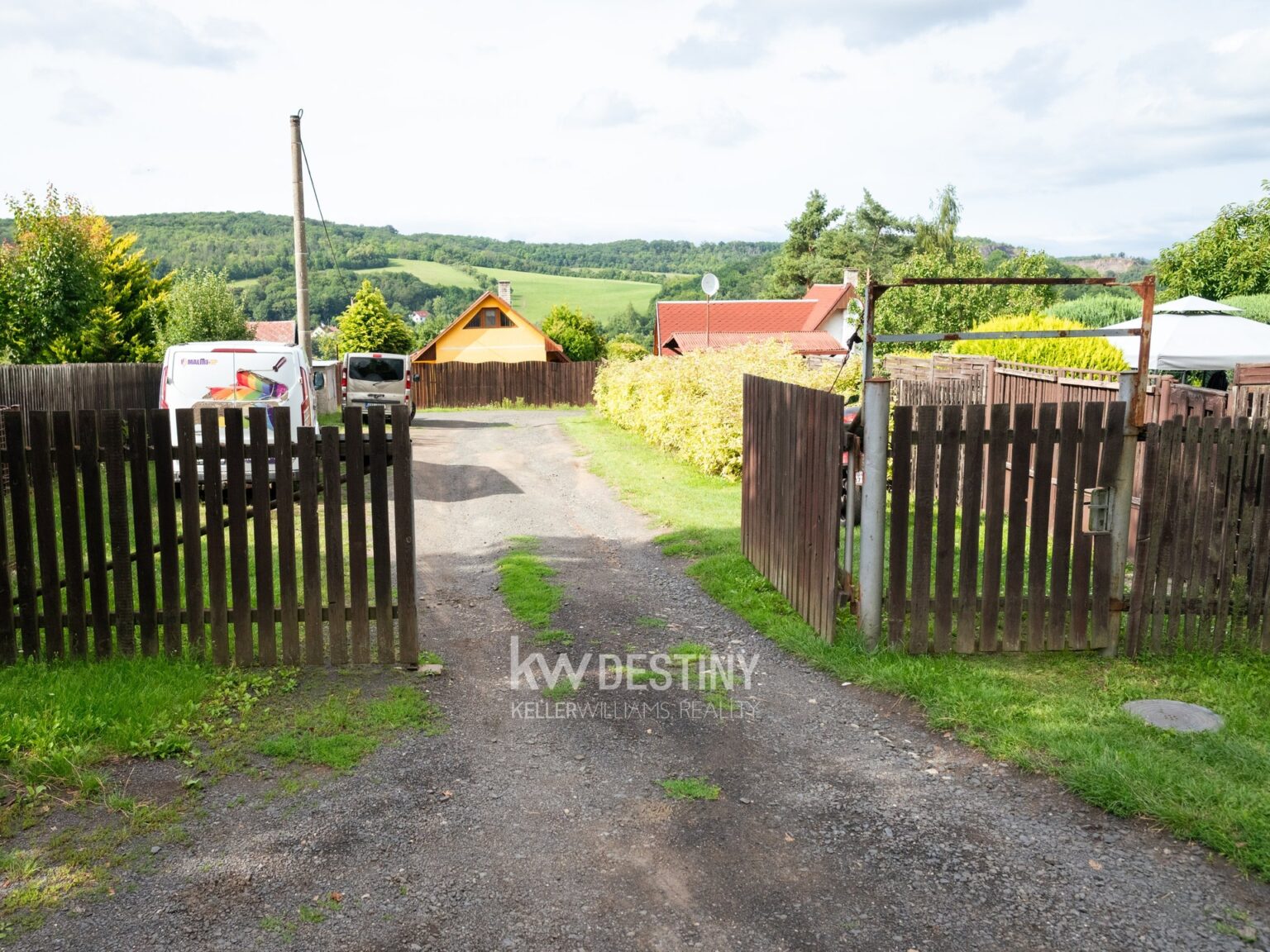prodej-zahrady-423-m2-s-moznosti-vystavby-ohnic-okr-teplice-dsc-7816-6401ba