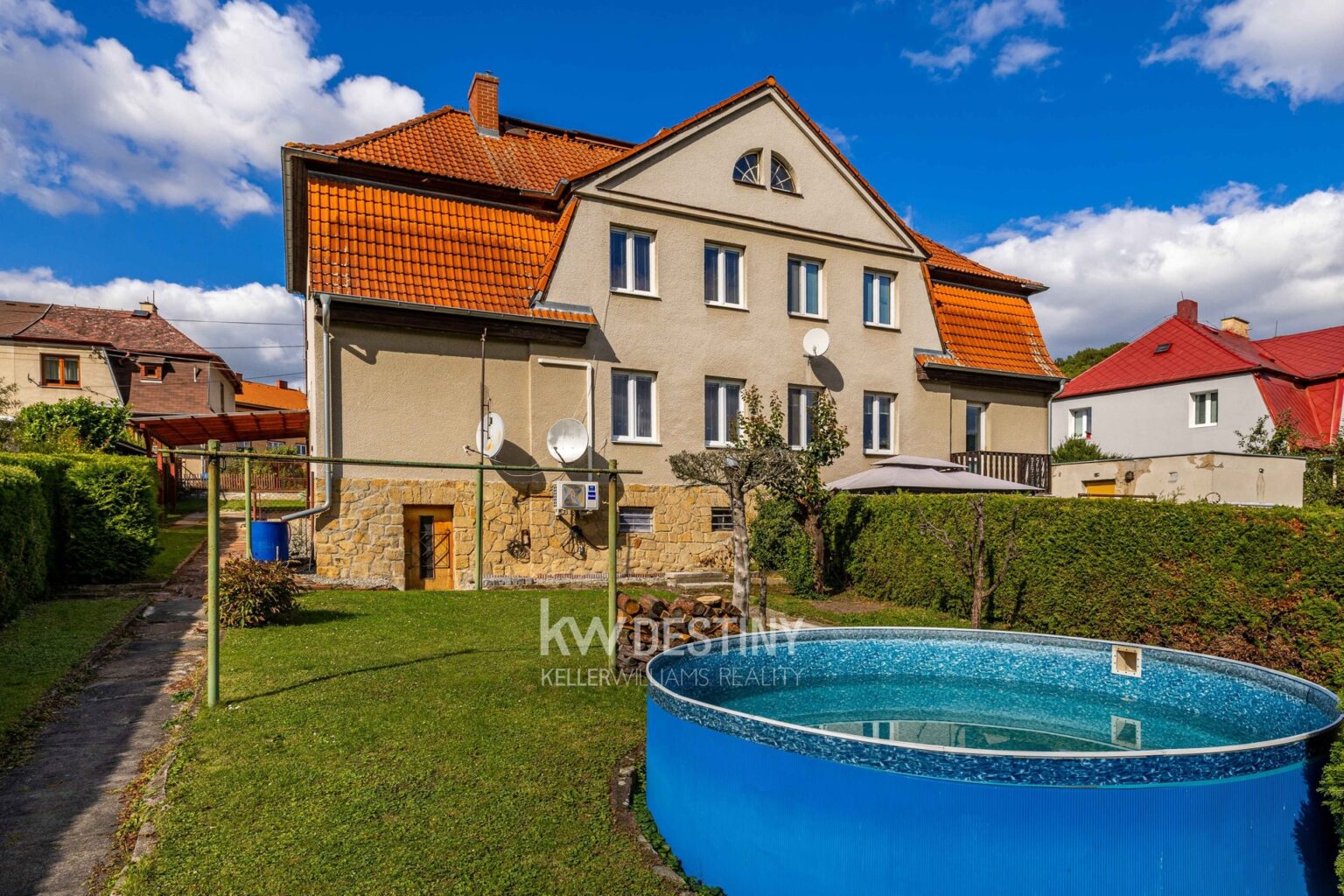prodej-prostorneho-rodinneho-domu-5-1-s-uzasnym-vyhledem-v-povrlech-hc1a3504-0900b8
