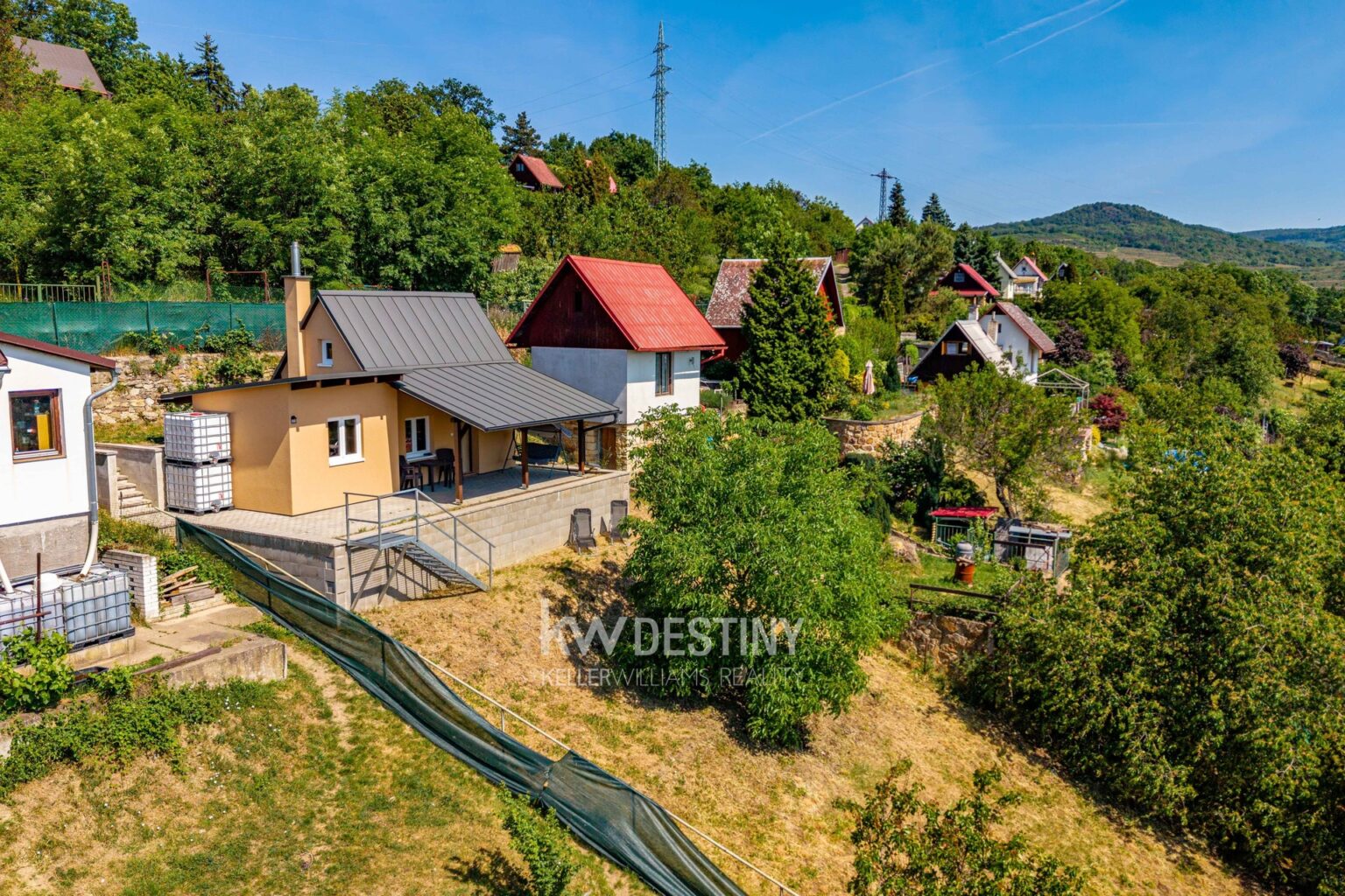 prodej-moderni-chaty-40-m2-se-zahradou-640-m2-male-zernoseky-dji-20260523110516-0224-d-04c604