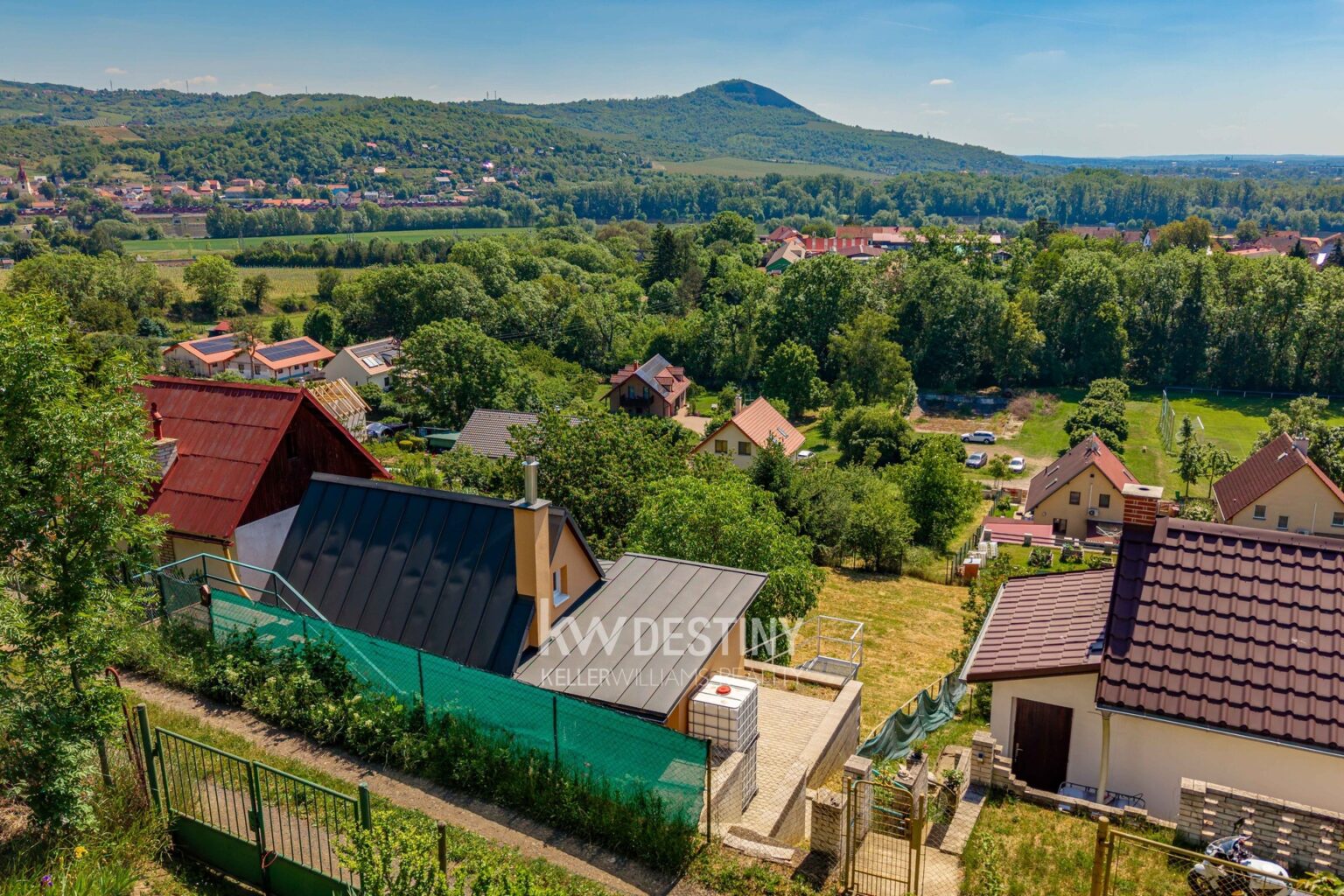 prodej-moderni-chaty-40-m2-se-zahradou-640-m2-male-zernoseky-dji-20260523110612-0226-d-ec3c86