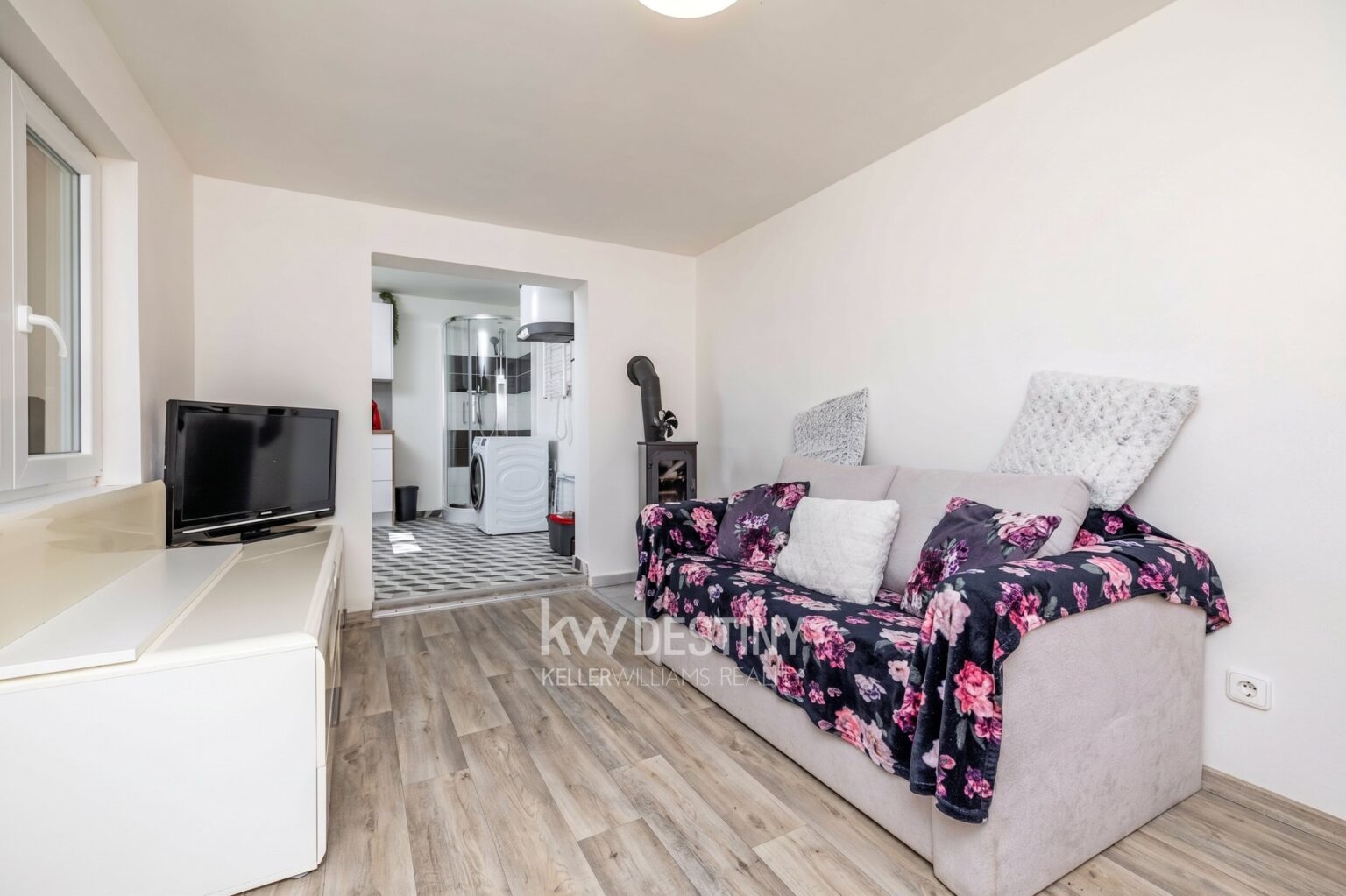 prodej-moderni-chaty-40-m2-se-zahradou-640-m2-male-zernoseky-hc1a0110-7701e2