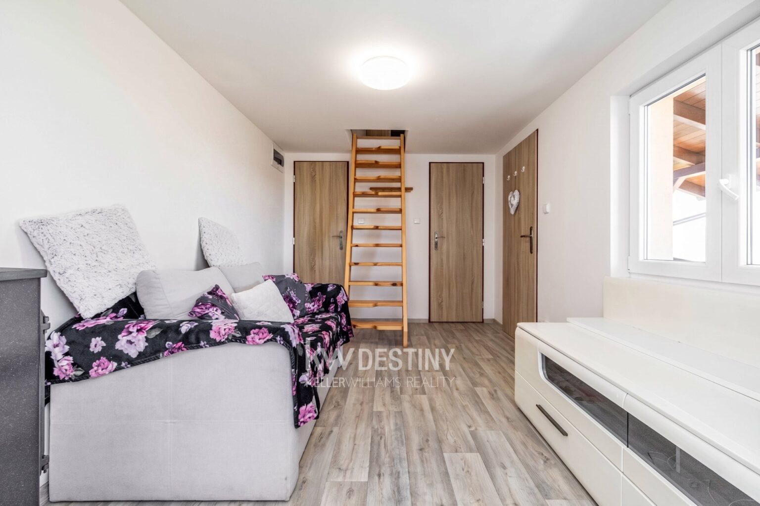 prodej-moderni-chaty-40-m2-se-zahradou-640-m2-male-zernoseky-hc1a0124-970b67