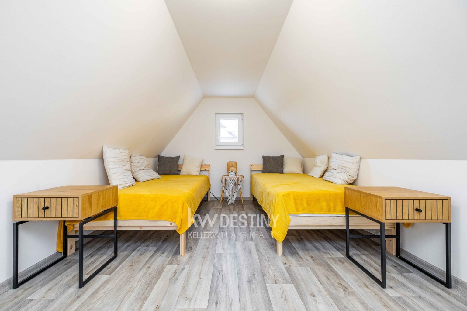 prodej-moderni-chaty-40-m2-se-zahradou-640-m2-male-zernoseky-hc1a0133-8f472b