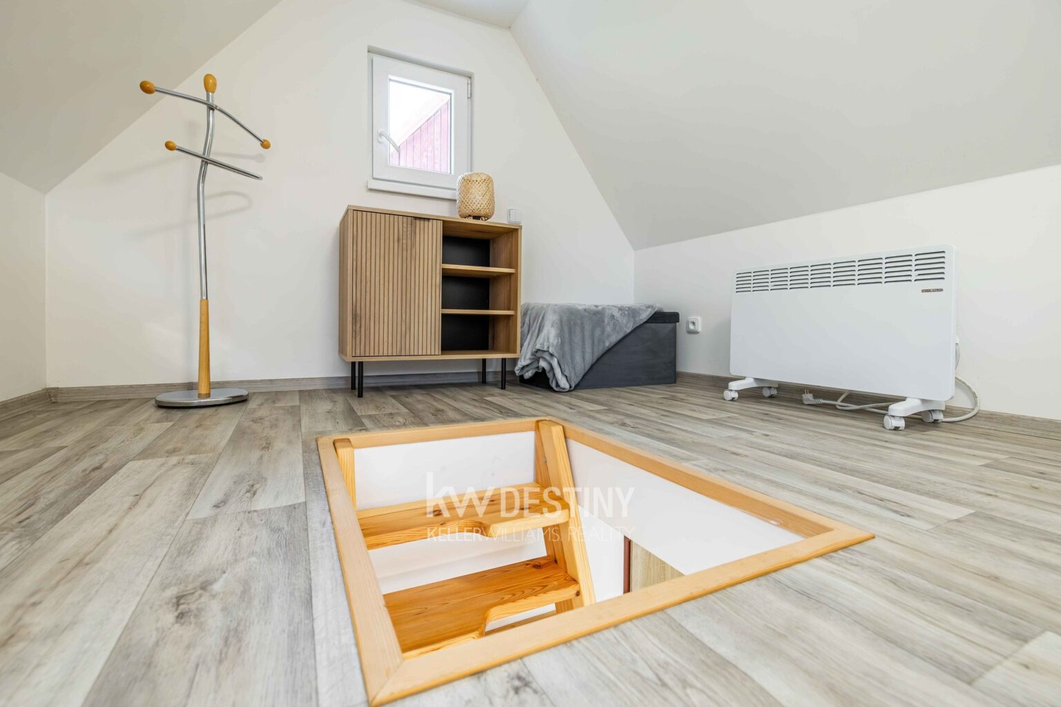 prodej-moderni-chaty-40-m2-se-zahradou-640-m2-male-zernoseky-hc1a0140-c2618d