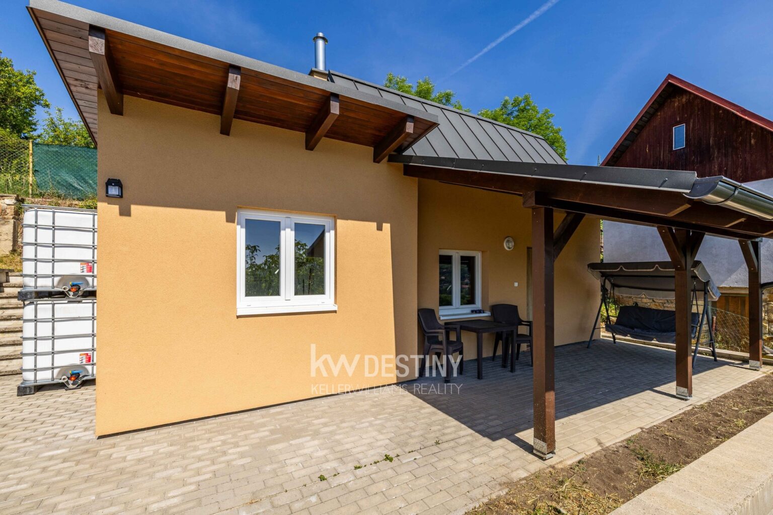 prodej-moderni-chaty-40-m2-se-zahradou-640-m2-male-zernoseky-hc1a0150-f34bf5