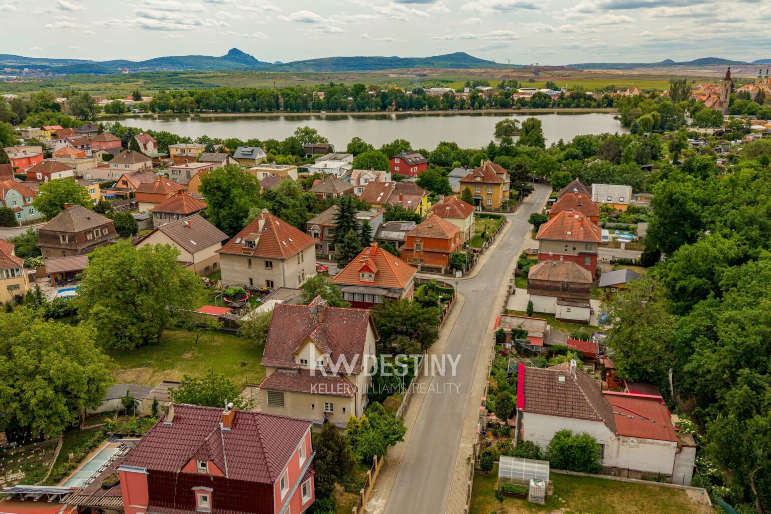 prodej-rodinneho-domu-150-m2-duchcov-dji-20260604131502-0255-d-5f62e6